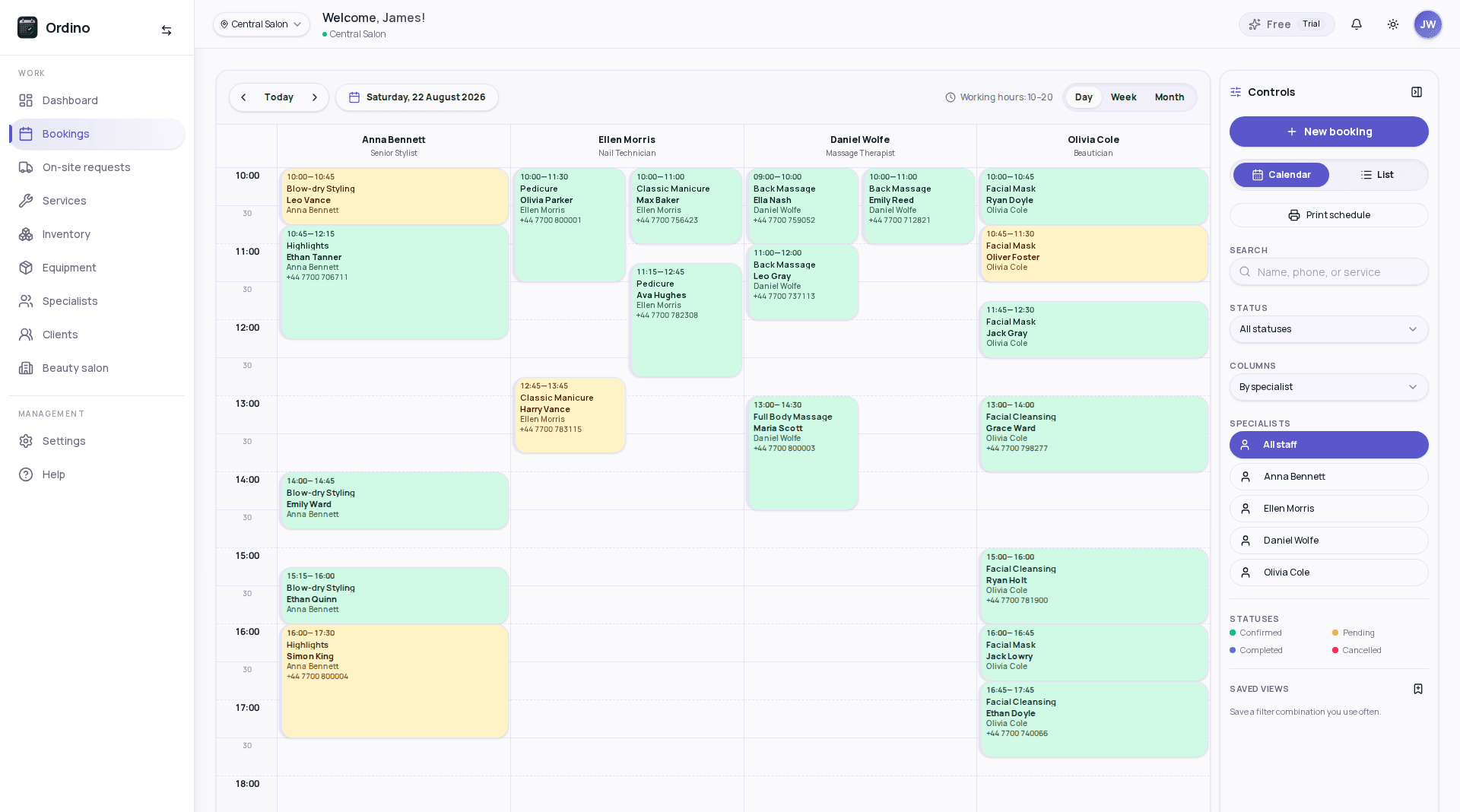 Ordino calendar: a working day laid out across the team's specialists, with color-coded booking statuses